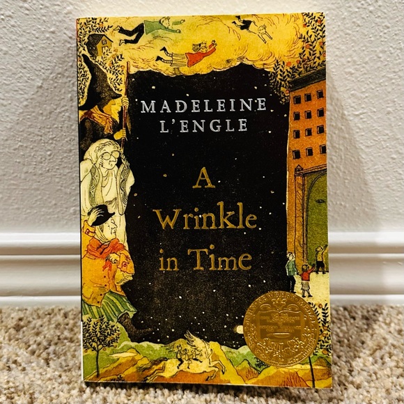 A Wrinkle in Time by Madeleine  L’Engle - Paperback Book - Picture 1 of 2